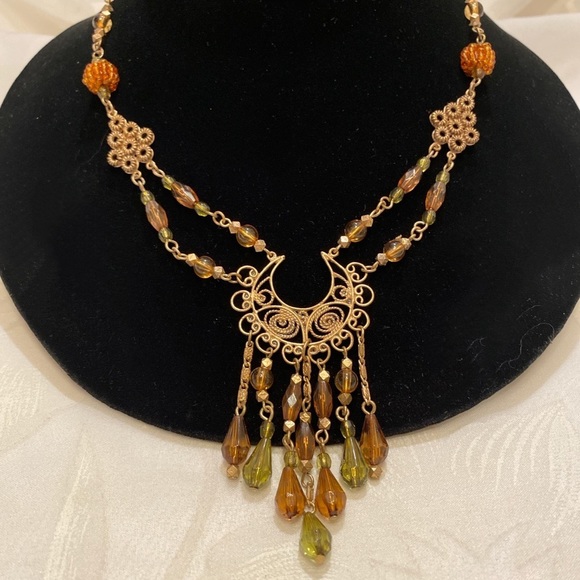 Vintage Jewelry - Vintage Necklace With Dangling Crystals